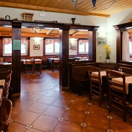 住宿加早餐酒店 恩卡拉卡尔住宿加早餐旅馆 3*