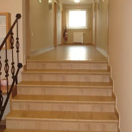 恩卡拉卡尔住宿加早餐旅馆 3* 采尔克尼察