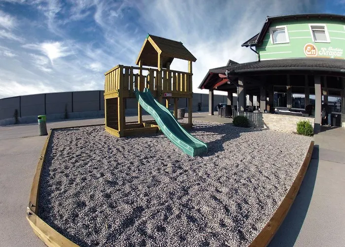 En Krajcar ツェルクニツァ